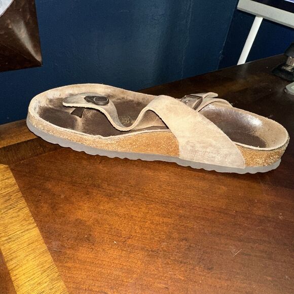 Women’s Birkenstock Thong Gizeh Sandal Tan Suede Size 40 Womens 9 Mens 7 - Picture 10 of 12